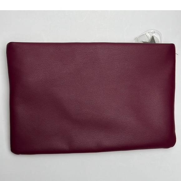 🎁 Gift w| Purchase💕Dior Cosmetic Bag 💄 - Picture 2 of 3